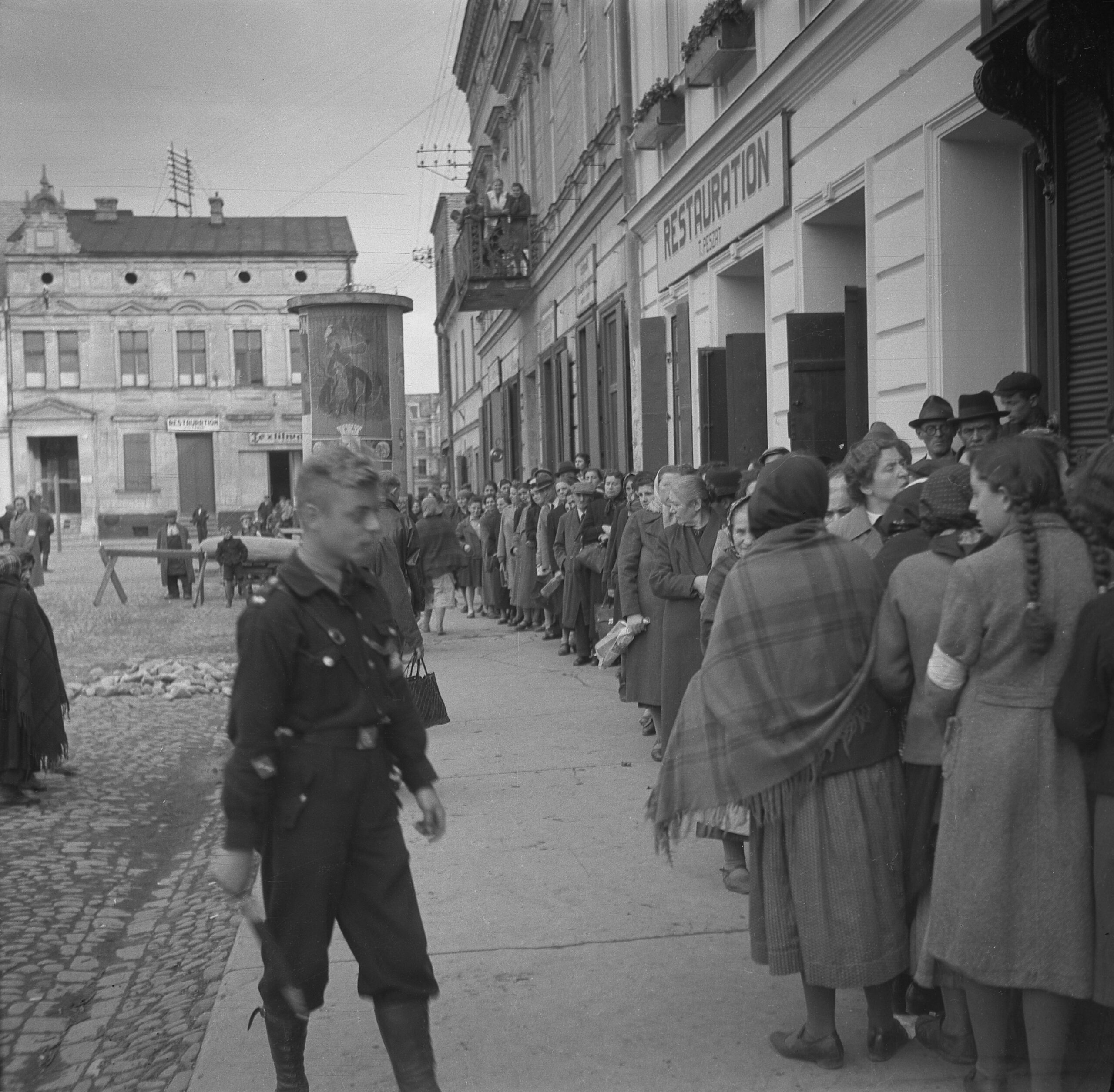 Rynek Główny w Oświęcimiu,
ok. 1940. Ze zbiorów Muzeum Żydowskiego w Oświęcimiu